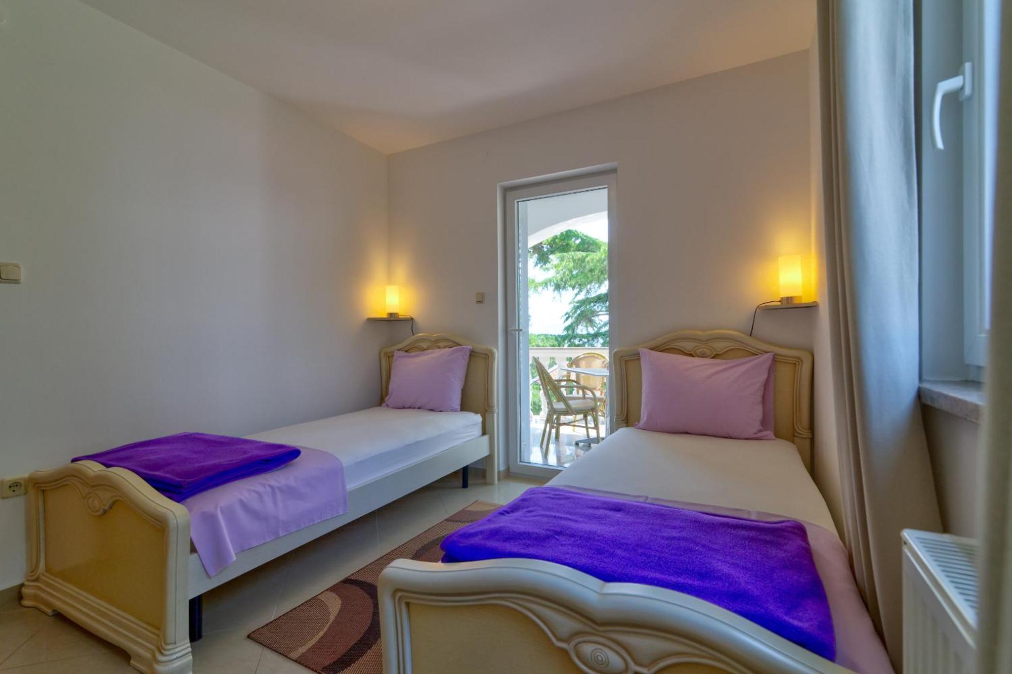 Apartmani Lili Novi Vinodolski Zimmer foto